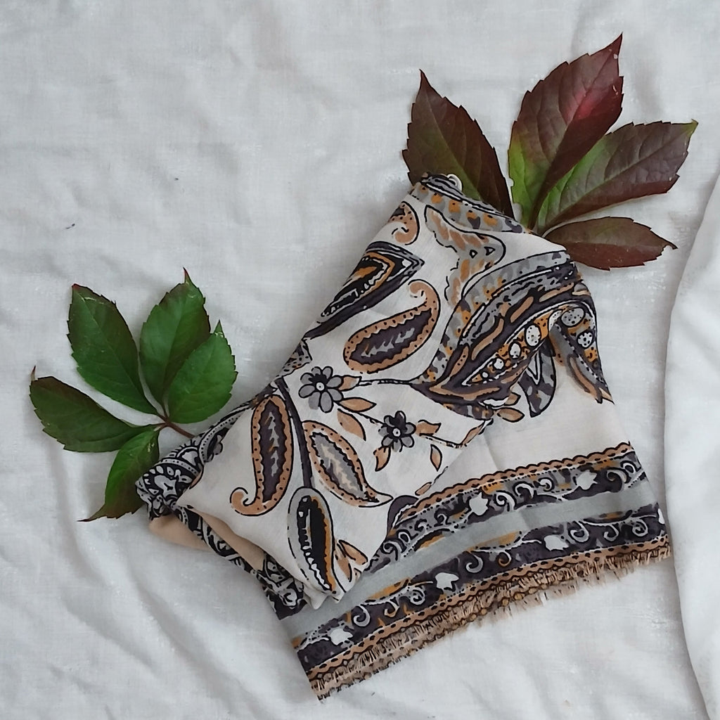 Foulard Paisley Crème et Doré