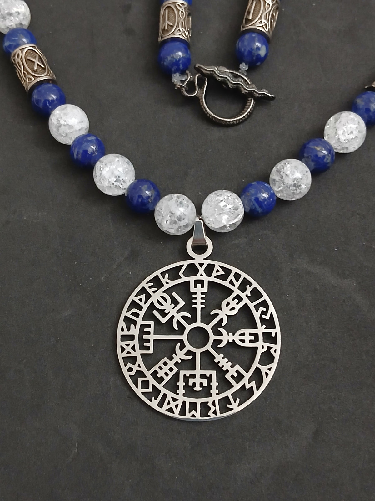 Magnifique Collier Runique Viking Lapis-Lazuli et Pendentif Vegvisir