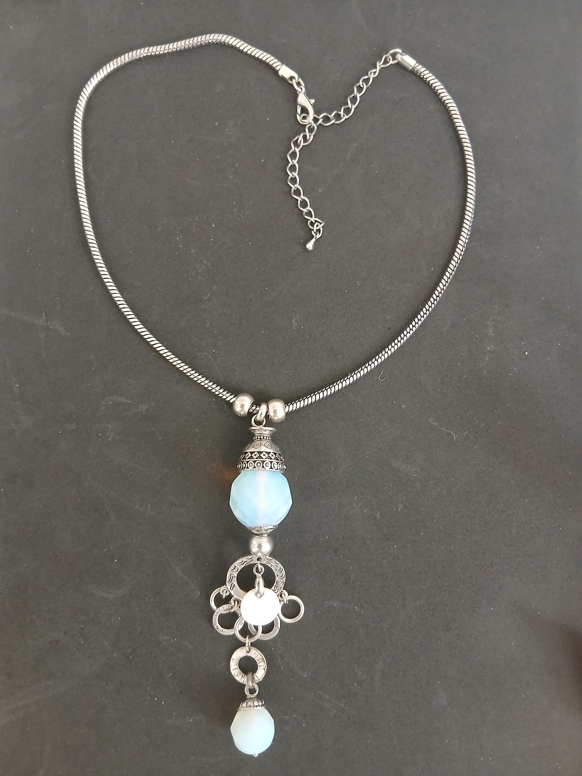 Joli Collier Pendentif Opaline & Filigrane Argenté