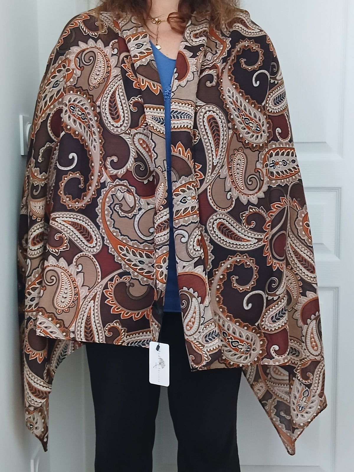 Châle Paisley dans un Camaïeu de Brun, Rouille, Beige et Blanc